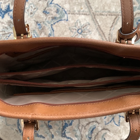 Michael Kors Mini Tote π - Picture 6 of 8